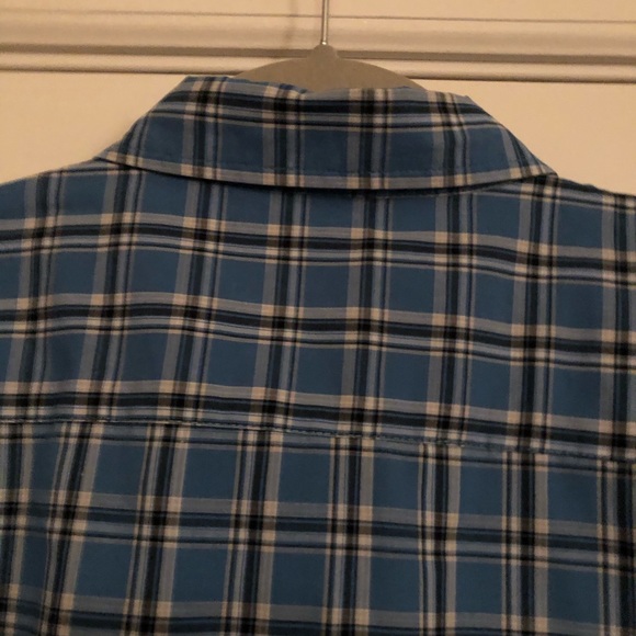 Wrangler wrinkle resistant shirt. - Picture 10 of 13